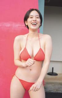 筧美和子、豊満バストにうっとり 笑顔弾けるのイメージ画像