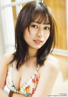 「ミス慶應理工2021」グランプリ・青野さくら、グラビア初挑戦 花柄ビキニで美バスト披露のイメージ画像