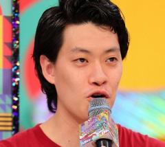 【THE W】最後まで粗品無双！「賞金1000万にしてはレベル低い」 辛口評＆観客ディスで盛り上げたのイメージ画像