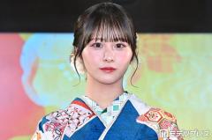 ≠ME尾木波菜、ミニ丈から色白美脚スラリ「完璧スタイル」「洋服のセンスも素敵」の声のイメージ画像