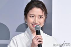 三田友梨佳アナ、ノースリーブワンピで素肌際立つ「笑顔が素敵」「美しい」の声