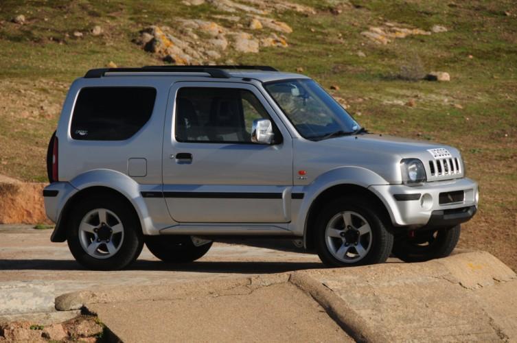 これぞ男の軽自動車 ジムニーにするかハスラーにするべきか