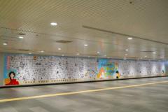 既刊11巻分1606ページがまるっと読める「凪のお暇」巨大広告が渋谷駅に登場のイメージ画像