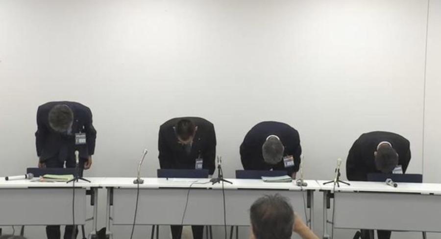 出張先からの移動中の電車内で女性のスカートの中を盗撮か、横浜市の中学校の校長（65）を書類送検