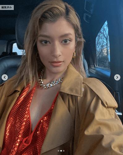 ローラ、美しいデコルテと胸の谷間に絶賛の声「胸のラインが超綺麗！」