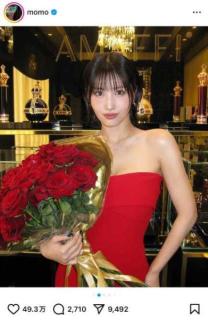 TWICE・モモ、圧倒的オーラ！真紅のドレスで美しさを更新のイメージ画像