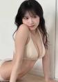 横野すみれ、美白のたわわなバストと..