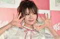 元モー娘。田中れいな、ミニ丈で美脚..