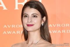 マギー、大胆美背中際立つビキニショットに反響「スタイル抜群」「女神」