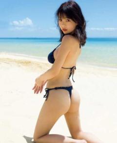 菊地姫奈、桃尻に激しく食い込んだ紐ビキニのバックショットにファン歓喜「100点だよ」のイメージ画像