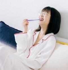 浜辺美波が貧乳胸チラパジャマが話題