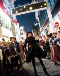 竹下通りが大パニック?! 中条あやみ､原宿にサプライズ登場!