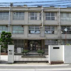 「パンツちょうだい」で中学教諭逮捕