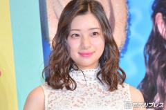 足立梨花「結婚式から2周年」イケメン夫との腕組みウエディングフォト公開「お姫様みたい」「圧巻の美しさ」と反響続々のイメージ画像