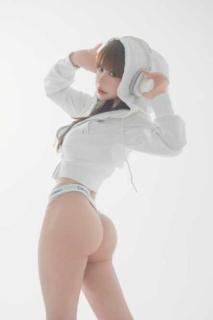 努力の結晶！白田まいが披露した“完璧な桃尻”に視線集中「これはいいおしりすぎる」のイメージ画像