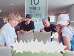 渡辺美奈代、福岡ファンミ後の夫婦＆空港で家族４人の笑顔ショットのイメージ画像