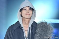 松本怜生、茶髪ロング×ばっちりメイクの女装姿「ギャルめな上目遣い失礼します」