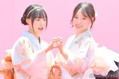 韓国人双子姉妹じゅんな＆ゆうな、キュートなポージングで魅了【GAKUSEI RUNWAY】のイメージ画像