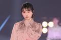 新田さちか、変形SEXY水着で抜群スタイ..
