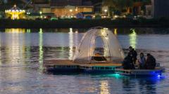 “湖上こたつ”Sixフロート、イベントで人気 免許不要の水上の新しい乗り物のイメージ画像