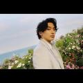 横浜流星、ゆるふわパーマヘアでソフ..