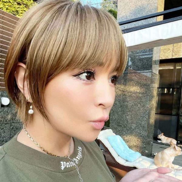 浜崎あゆみ、ショートボブ変身後の姿にネット騒然「不自然すぎる」