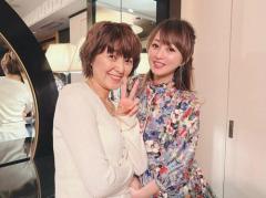 渡辺美奈代、新田恵利と笑顔２ショット「久しぶりに…」のイメージ画像