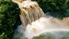 貴州省の黄果樹瀑布、今年最大の水量を記録―中国のイメージ画像