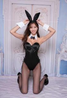 ”圧巻の9等身美女”斎藤恭代、バニーコスプレ姿にファン悶絶「似合いすぎる」「美しすぎる」
