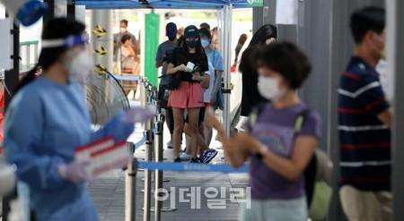 韓国の新型コロナ新規感染者11万9922人…海外流入600人で歴代最多