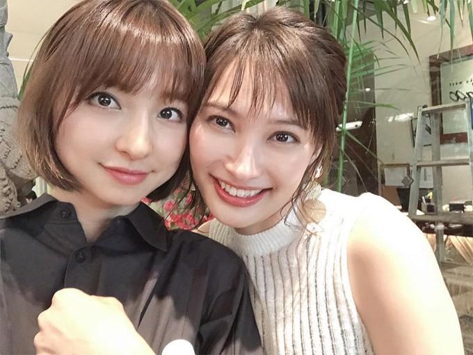 大政絢と篠田麻里子が濃厚ﾚｽﾞｷｽ40秒 百合ｷｽに挑んだ女優たち