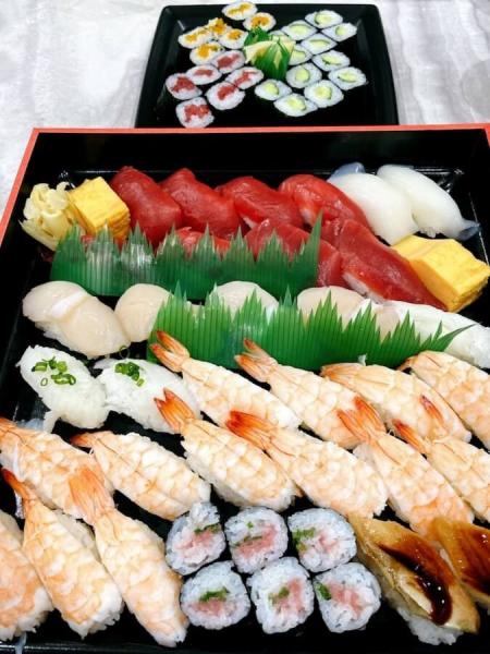 渡辺美奈代、デリバリー寿司のネタに反響「安いネタばかり？」「エビ多すぎ」