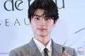 本田響矢、グレースーツで登場 一番輝..