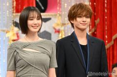 本田翼、胸元開き衣装で登場 志田未来・岩瀬洋志・増子敦貴らとのアドリブ明かす
