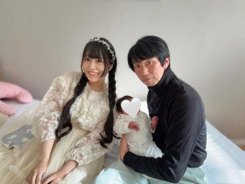 “27歳年上ファンと結婚”元アイドル、第1子出産を報告「夫婦で協力して頑張っていく」