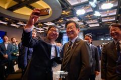李在明大統領の支持率、就任直後より「2ケタ」の上昇＝韓国