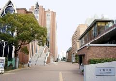 近畿大学が“早慶と並ぶ私大トップブランド”を自称する理由…中堅私大の人気格差