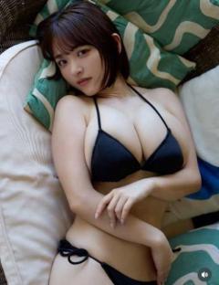 柳瀬さき、黒ビキニから溢れる“Iカップの重厚感”にファン悶絶「目が離せない」「飛び込みたい」のイメージ画像