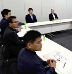 ガソリン暫定税率廃止で与野党協議、補助金拡充で大筋一致…税収１兆円減で与党「代替財源が条件」のイメージ画像