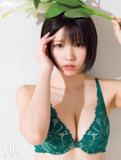 えなこ、ランジェリー姿で“至上のエレガントBODY”披露