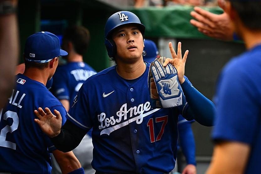 ドジャース・大谷翔平が左膝炎症により途中交代　13号先制弾含む全4打席出塁の活躍も、7回好機に代打送られる