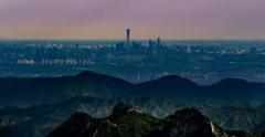 万里の長城と北京一の超高層ビルの「ツーショット」写真が話題になったワケは？のイメージ画像