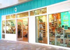 林さんの奥さんが経営してるハワイのパーソナルカラー化粧品店とネイル店のイメージ画像