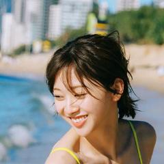 日向坂46・富田鈴花1st写真集『鈴花サーキット』より本編水着カット第1弾解禁のイメージ画像