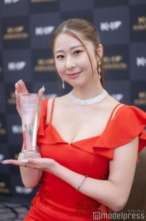 K-1ガールズ・Krushガールズ、冨樫秋穂が“年間No.1”ベストガールズ賞受賞【K-1 AWARDS 2024】