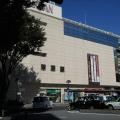 生徒引率中　盗撮で女子高教諭逮捕