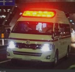 ディズニー外周道路で衝突 バイクの20歳大学生が死亡 対向車と接触後、路肩のトラックにも 浦安市