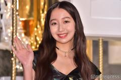 Cocomi、胸元ざっくり黒ドレス姿に熱視線「女神様すぎる」「眩しいほど美しい」