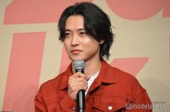 山崎賢人「アナログなものに触れる」こだわりは？天然さも炸裂のイメージ画像