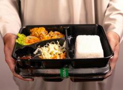 電子レンジ加熱は危険？ テイクアウトの「黒いプラスチック容器」に潜むリスクとは